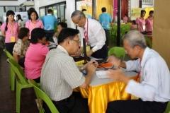 “人间有情” 义诊